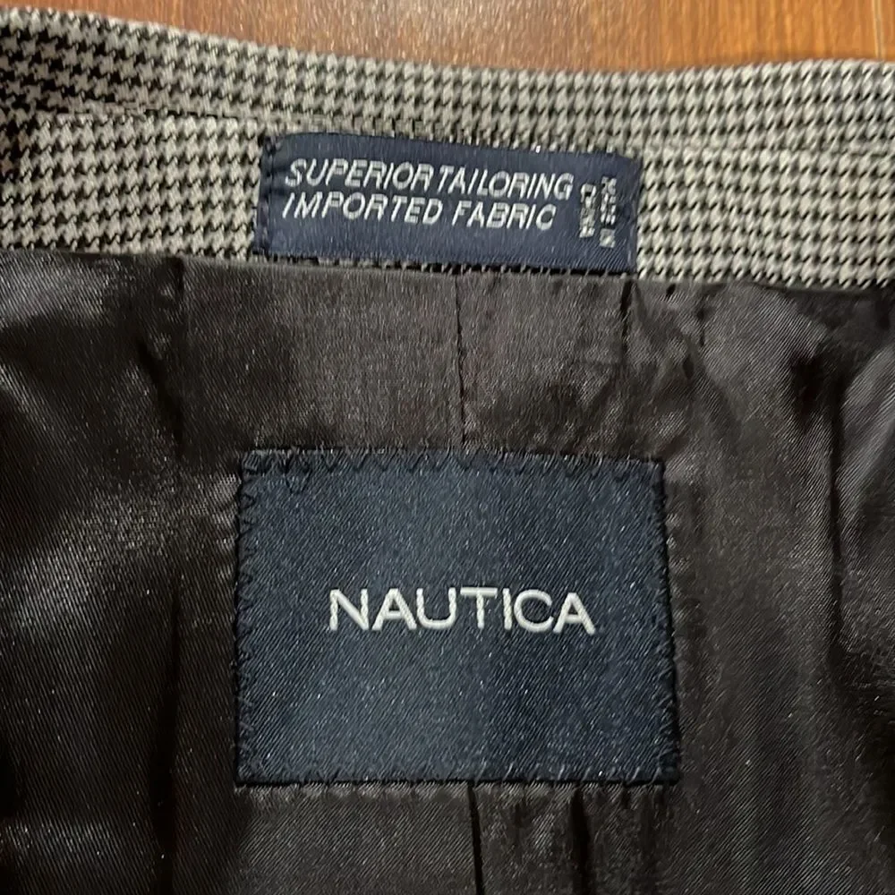 Nautica Men’ Micro-Checked Wool Blazer Size 42.